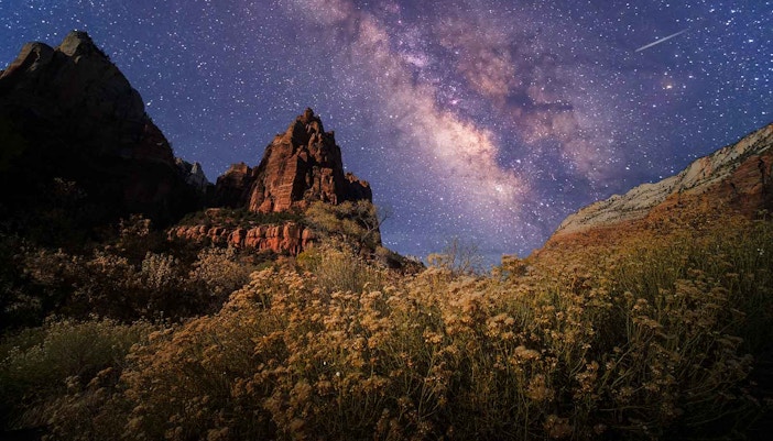 Three Sisters Australia at night