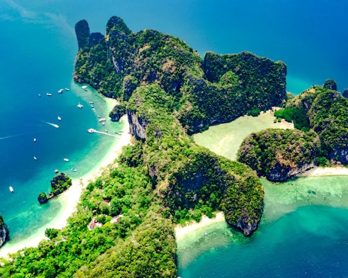 From Krabi: Hong Island-Hopping Tour with Lunch and Round-Trip Transfers