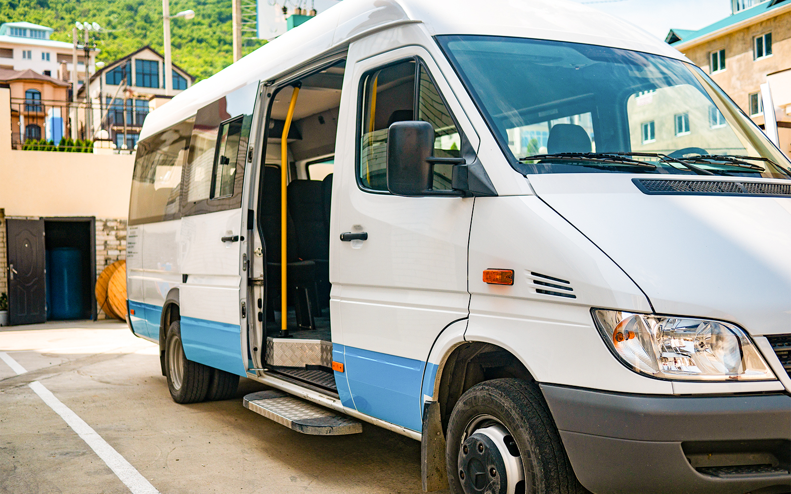 How to reach the Pyramids of Giza?