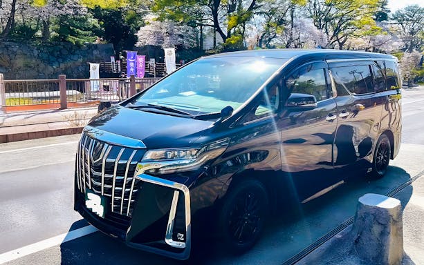 Luxury van for Tokyo Disneyland/Disneysea transfer service.
