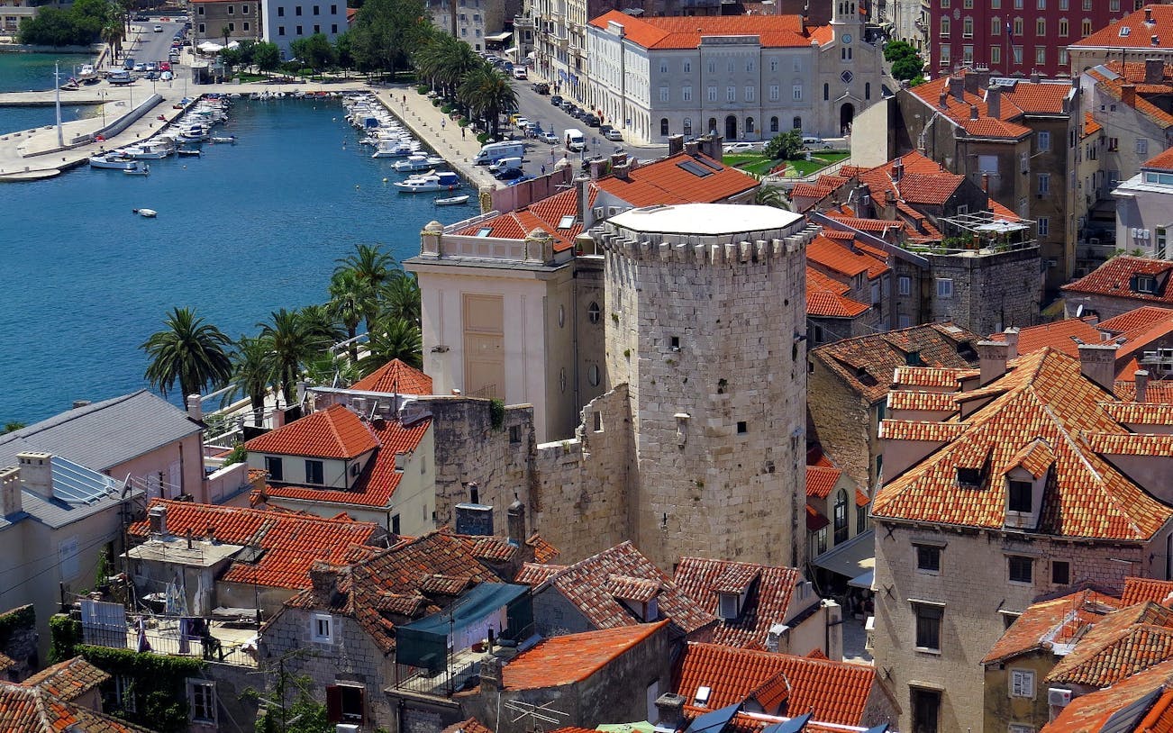 visite guidée à pied de split et visite de la forteresse de klis avec vues panoramiques et transport climatisé-1