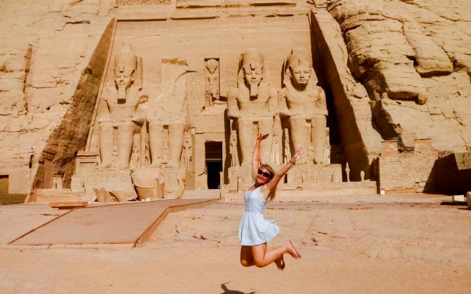 From Luxor: Abu Simbel Temples Private Guided Tour with Hotel Transfers (Product 53658)