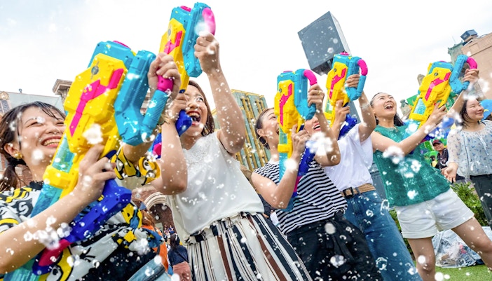 Visitors enjoying thrilling rides at Universal Studios Japan with a 1/1.5/2 Days Studio Pass
