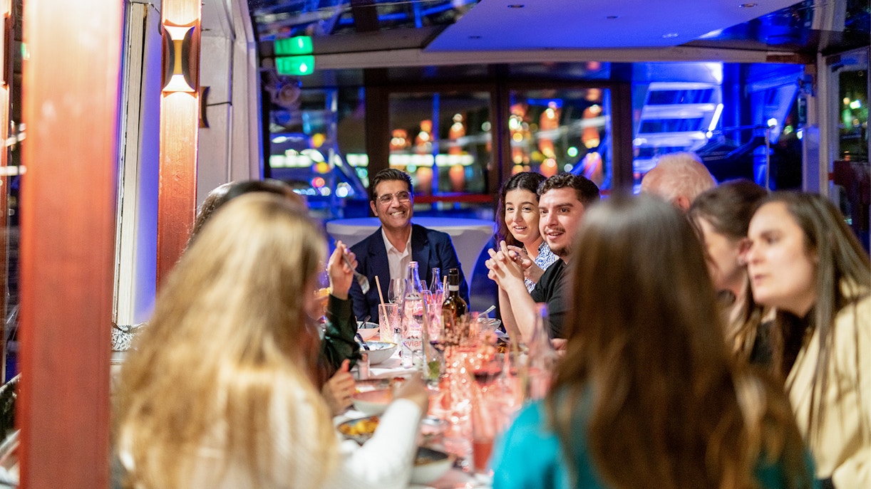 crucero por el sena con cena