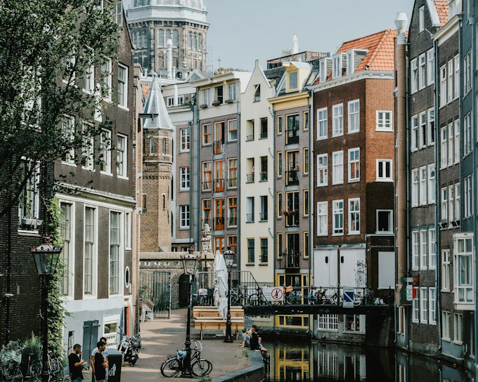 Amsterdam Red Light District Evening Small-Group Guided Walking Tour