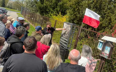 from krakow: auschwitz i exterior, birkenau perimeter, judenrampe & monowitz guided tour-1