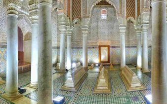 guidet vandretur i marrakech: saadier-gravene, bahia-palasset og basarene i medinaen-1