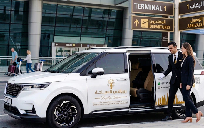 Abu Dhabi Layover City Tour with Airport Pickup and Sheikh Zayed Grand Mosque Entry