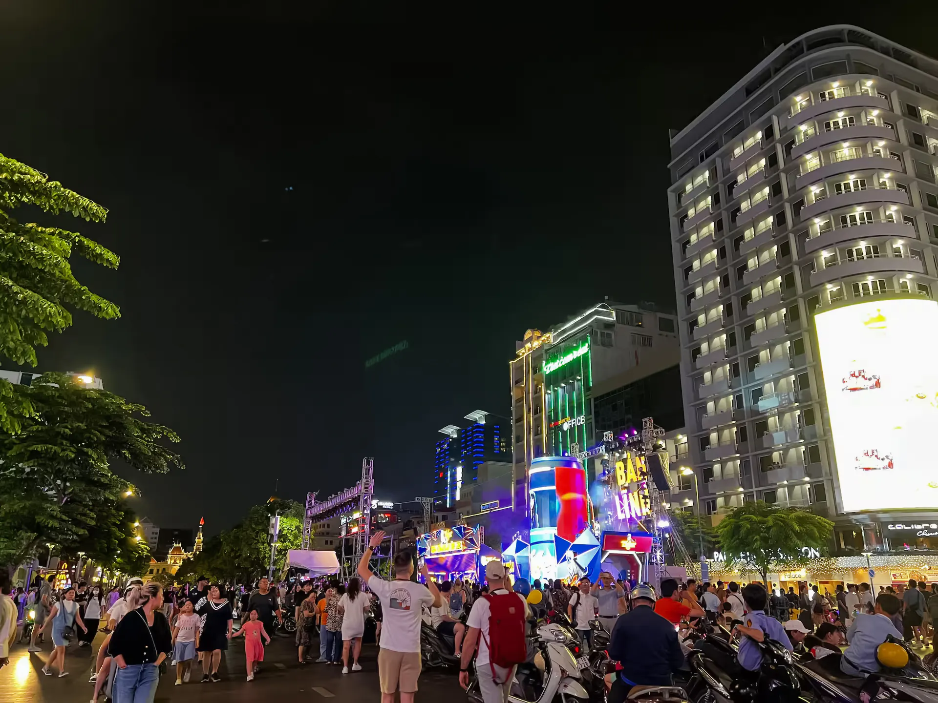 ho chi minh şehri gece yürüyüş turu: gizli bir hazine durağı-1