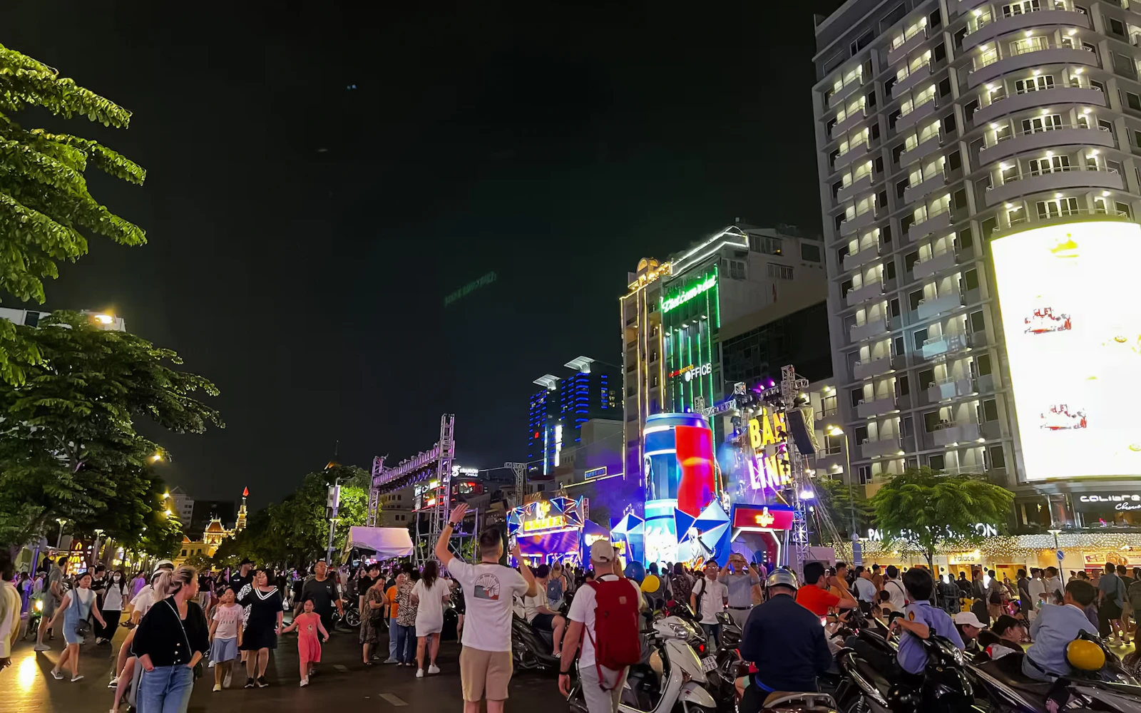 Ho Chi Minh City Night Walking Tour with Hidden Gem Stop (Product 53050)