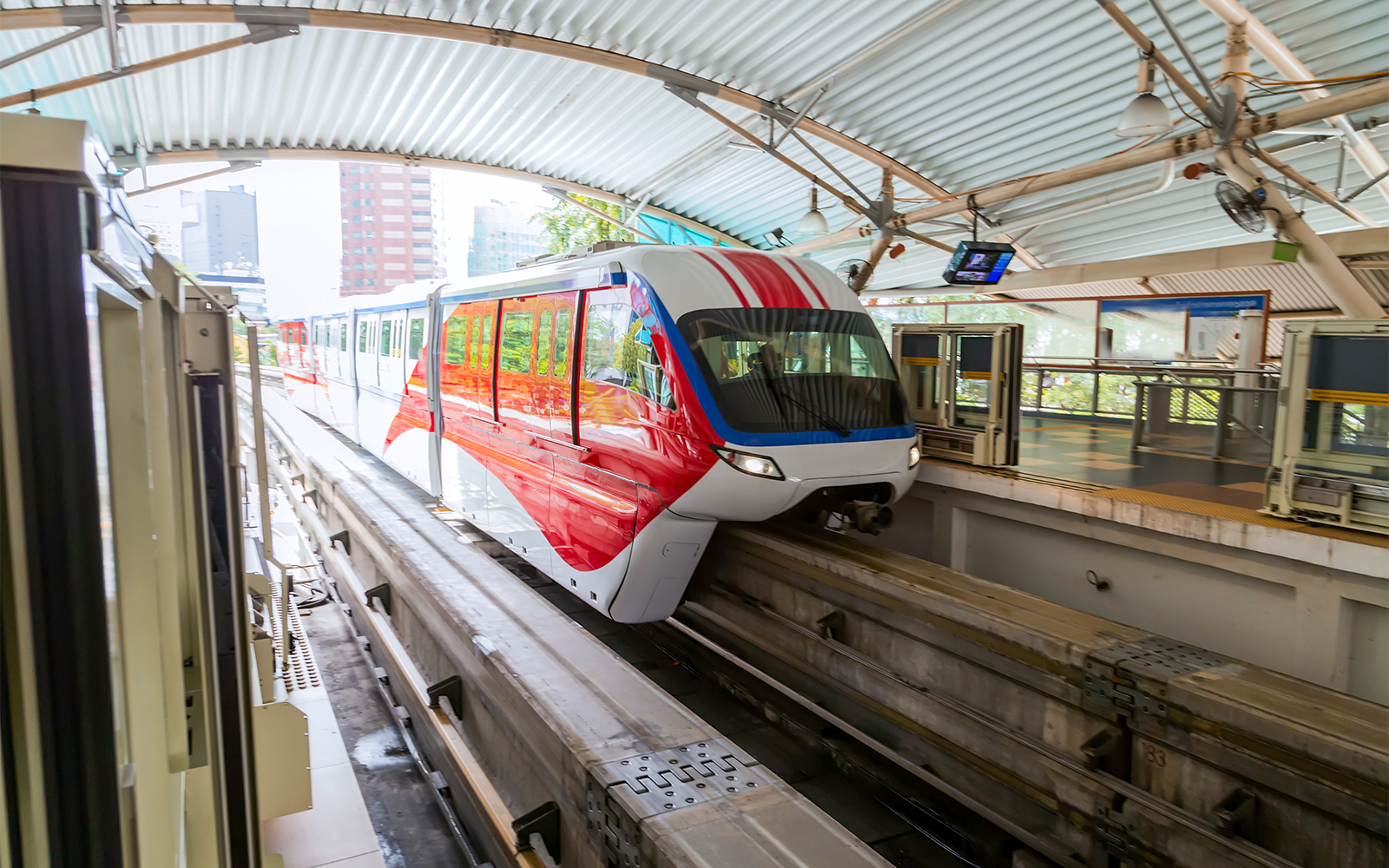 Getting to the Petronas Twin Towers