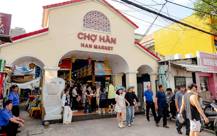 Da Nang City Highlights Bus Tour with Pickup and Drop-off