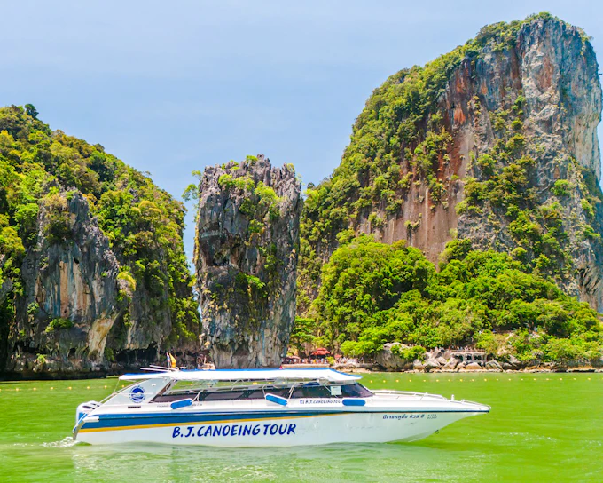 From Phuket: James Bond Island and Phang Nga Bay Speedboat Tour with Canoeing and Lunch (Product 56521)