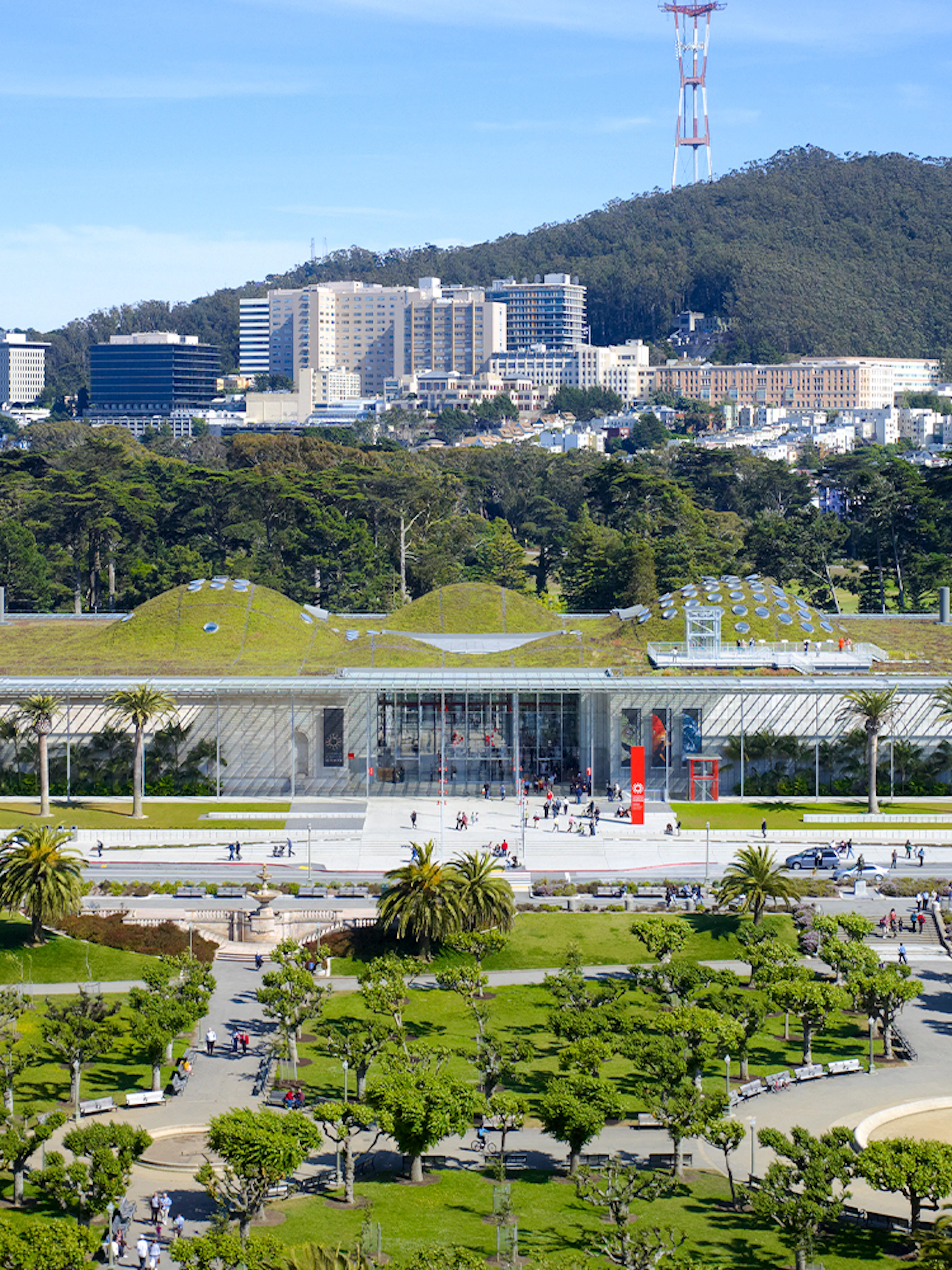 California Academy of Sciences with living roof and surrounding park in San Francisco.