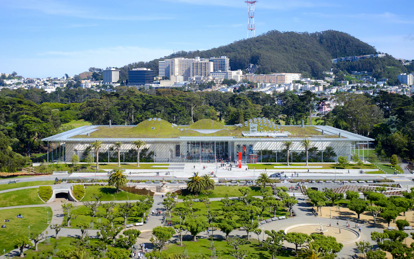 California Academy of Sciences with living roof and surrounding park in San Francisco.