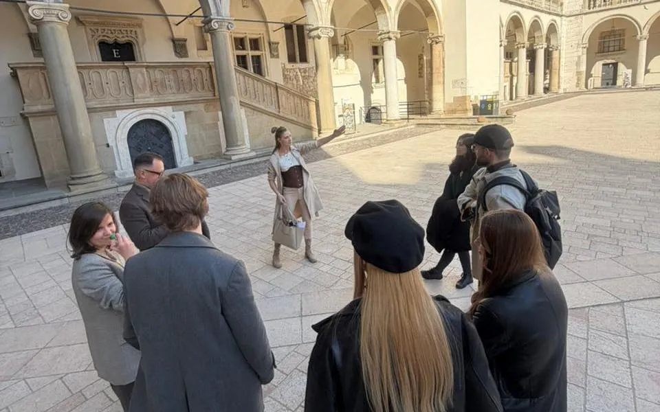 rundgang zur frauengeschichte auf dem wawel-hügel-8