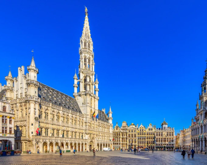 The Brussels Brain Chase: Self-Guided City Exploration Game