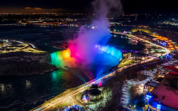 from toronto: niagara falls private tour with maple syrup tasting-1
