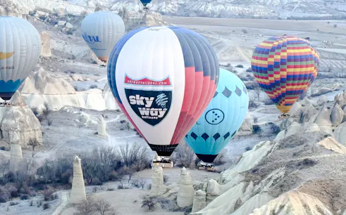 volo in mongolfiera all’alba in cappadocia sopra göreme con trasferimenti in hotel-1