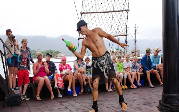 Antalya: Lara Pirate-Themed Boat Trip with Lunch