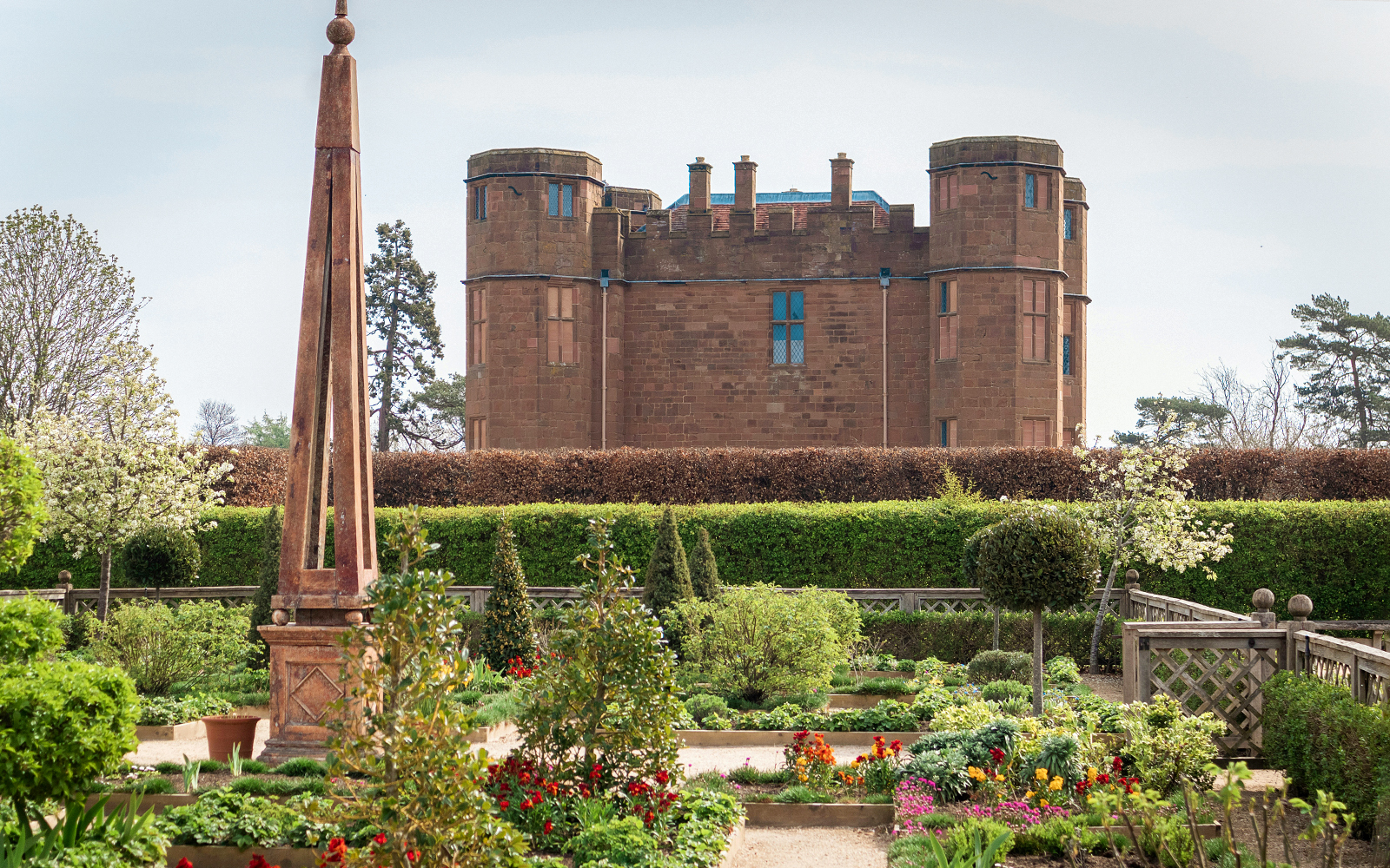 Elizabethan garden at Kenilworth Castle
