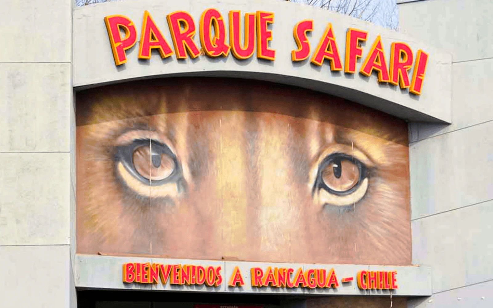 From Santiago: Parque Safari Tour with Park Admission and Breakfast (Product 56302)
