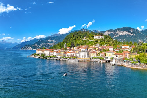 Saindo de Milão: Lago de Como, Lugano e Bellagio de ônibus, com passeio de barco privado