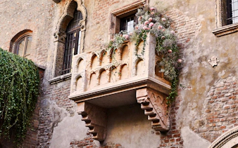 eintrittsticket für das haus der julia in verona mit zugang zum innenhof, zum museum und zum theater-1