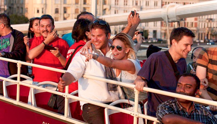 Why choose Budapest hop-on-hop-off tours?