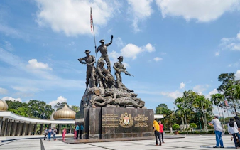 batu caves & kuala lumpur private city tour by car with hotel transfers-4