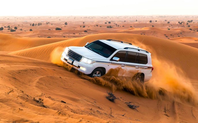 safari privé dans le désert avec nuit dans un campement bédouin dans une oasis à rak, en jeep privée-1