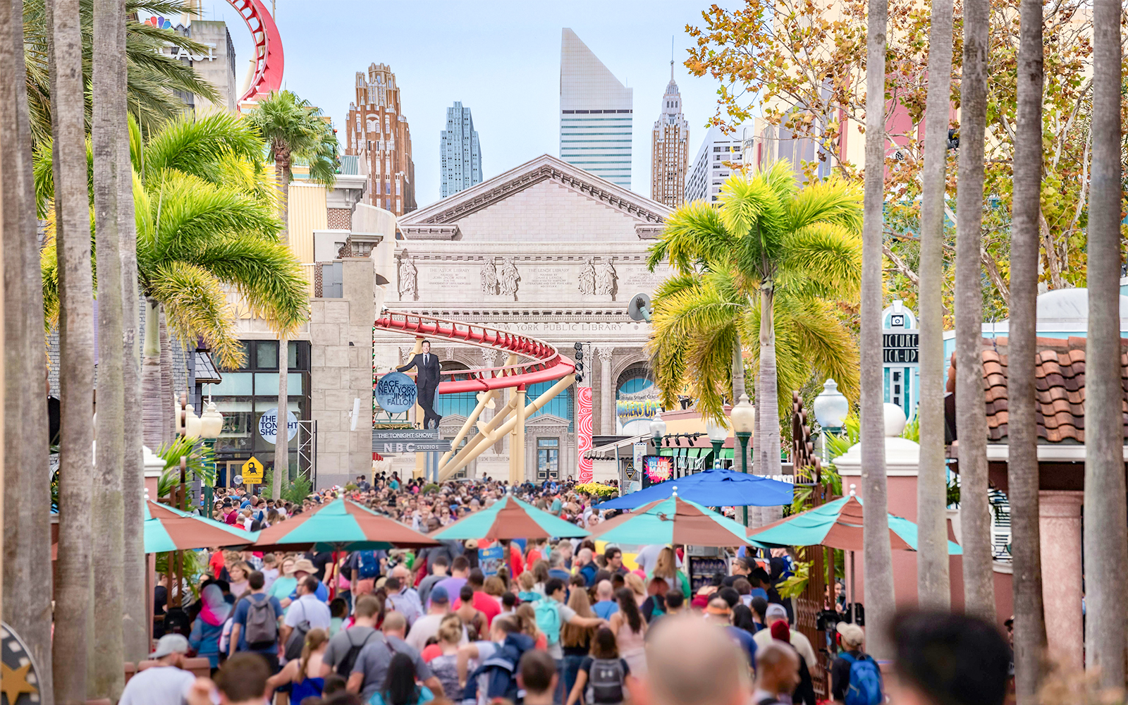 Crowd entering the Universal Studios Resort in Orlando, Florida
