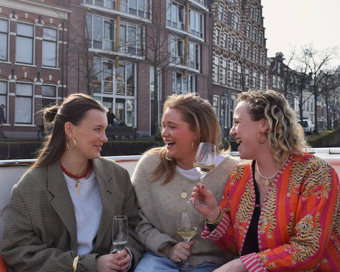 Haarlem Canal Dinner Cruise with Freshly Baked Nolita Pizza Delivered On Board (Product 52577)