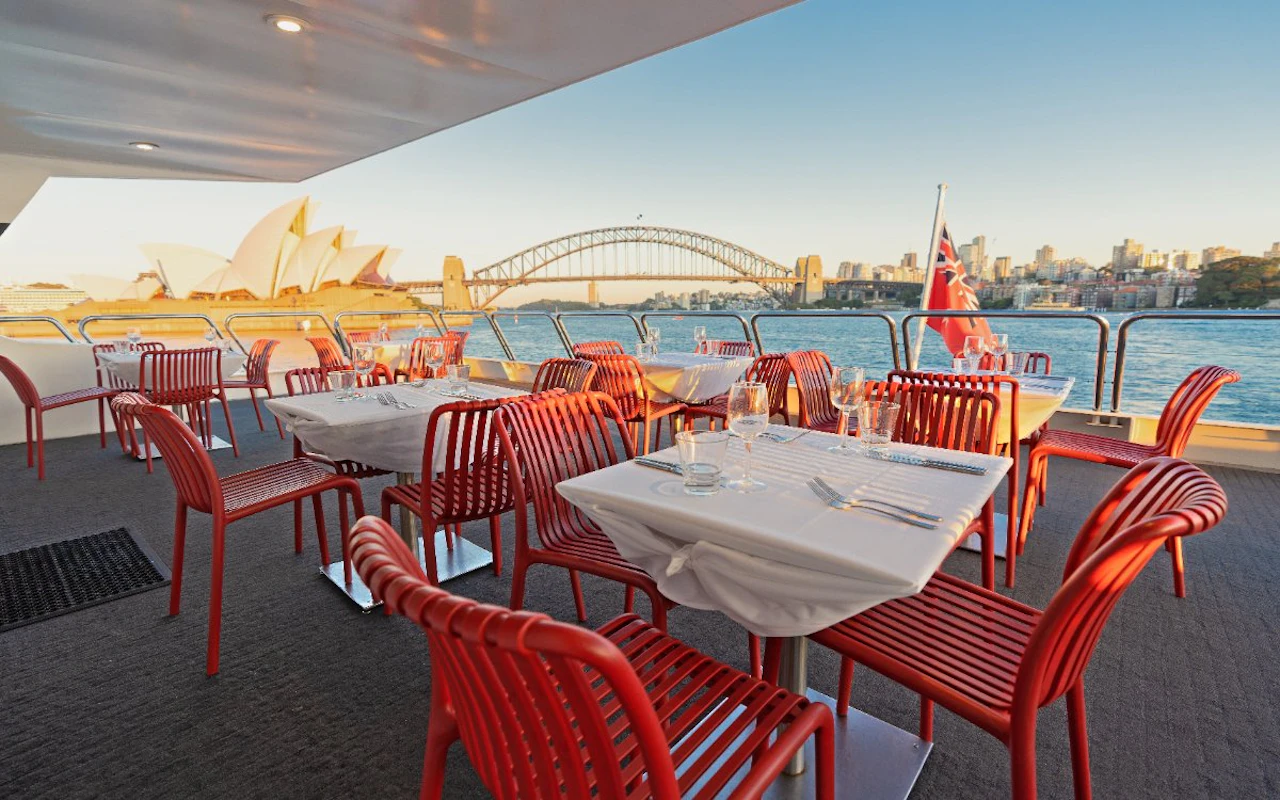 Sydney Harbour Sightseeing & Buffet Lunch Cruise — 8