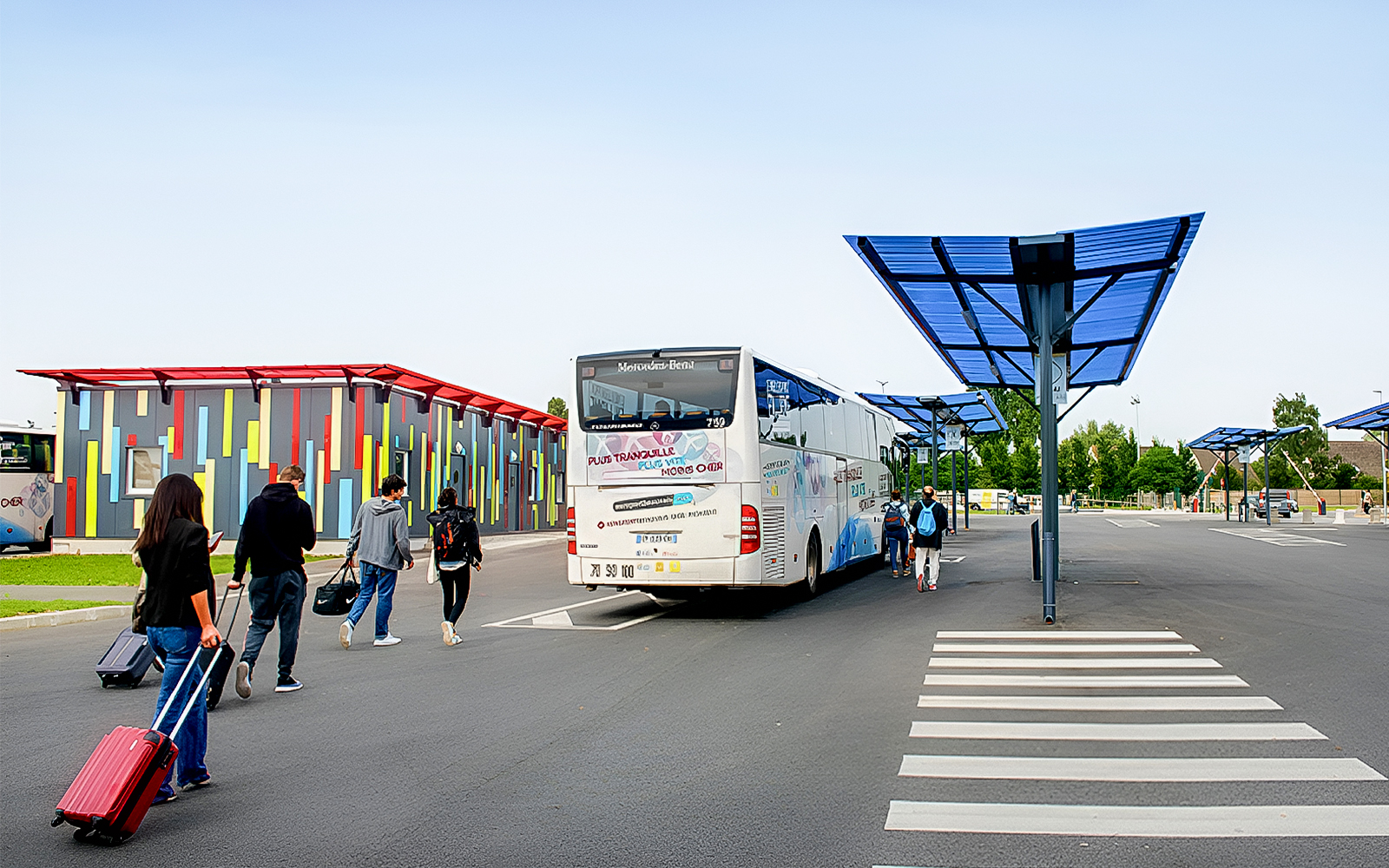 Passengers boarding Aerobus at Beauvais Airport for Paris Saint-Denis University.