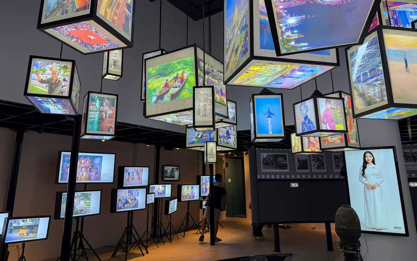Ho Chi Minh City Walking Tour with Timeless Saigon Exhibition and VR (Product 52947)