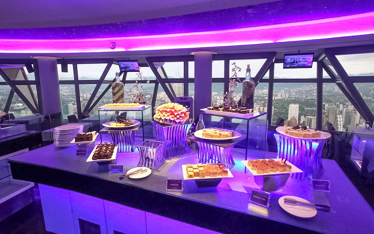 Combo: Biglietti per la KL Tower + cena presso il ristorante girevole ORBIT — 5
