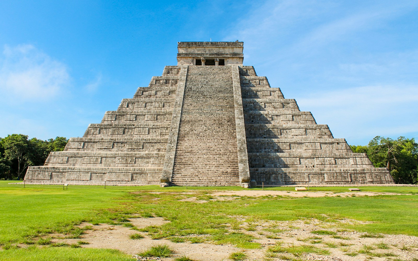Chichen Itza pyramid in Yucatan, Mexico, showcasing ancient Mayan architecture.