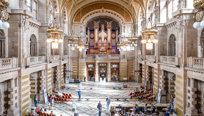 Kelvingrove Museum hall with grand organ, Glasgow, Scotland.