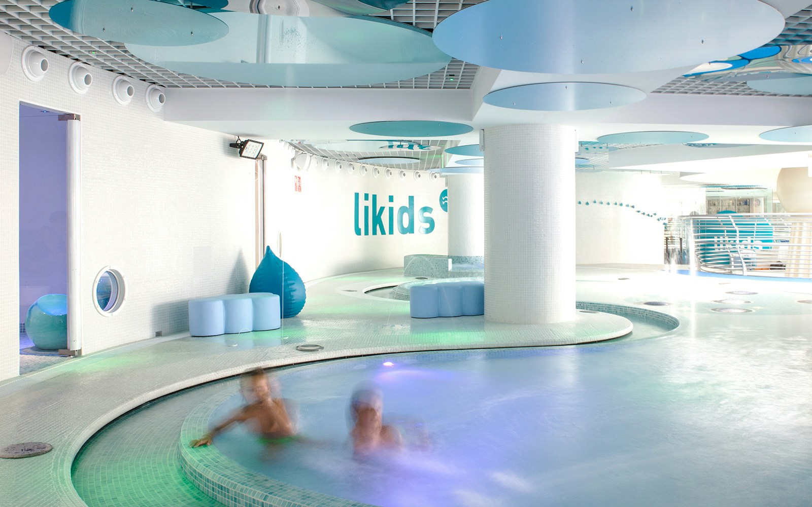 Children enjoying water activities at Caldea Spa Likids in Andorra.