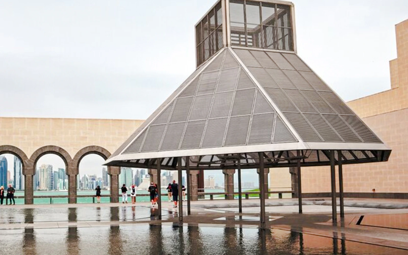 Doha Private Layover Tour with Airport Transfers and 2 Museum Entries
