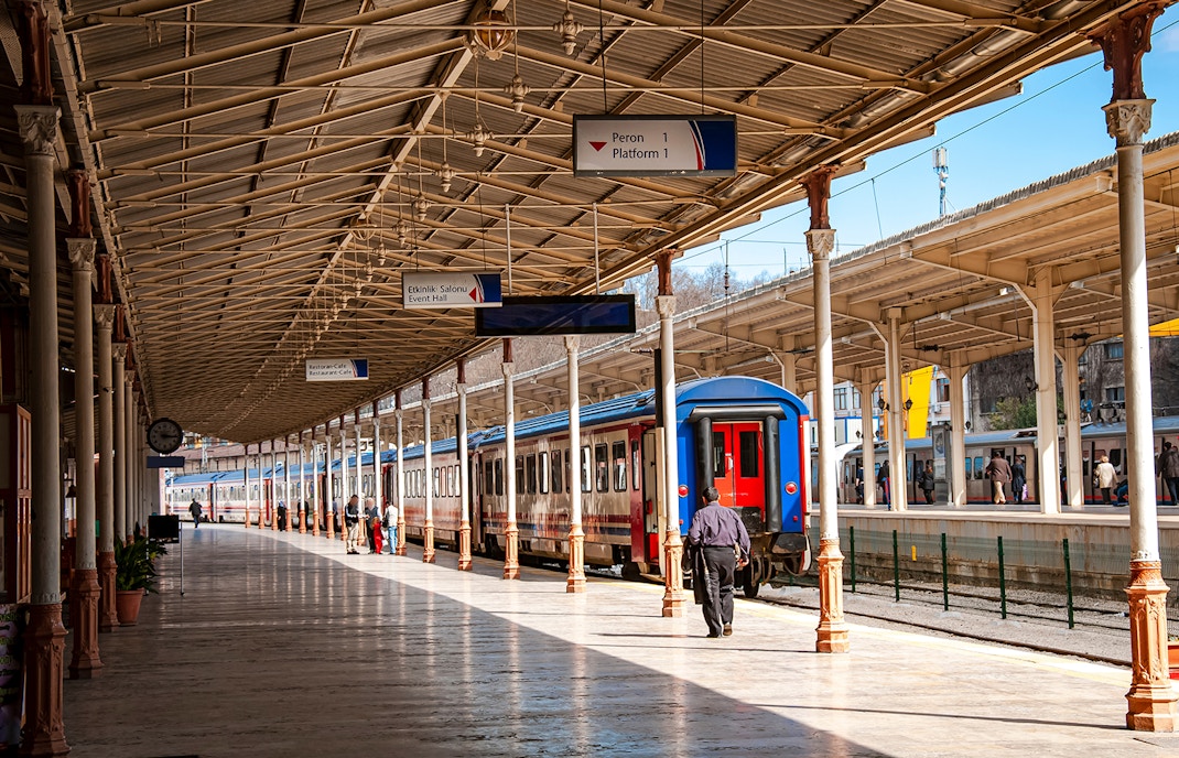 topkapi palace by train