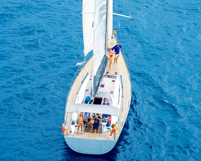Barcelona: Sailing Cruise