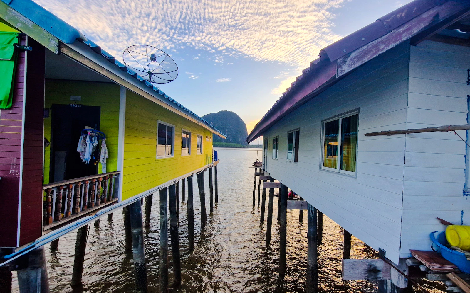 From Phuket/Krabi/Khao Lak: James Bond Island, Koh Panyee & Samet Nangshe Private Day Trip with Longtail Boat