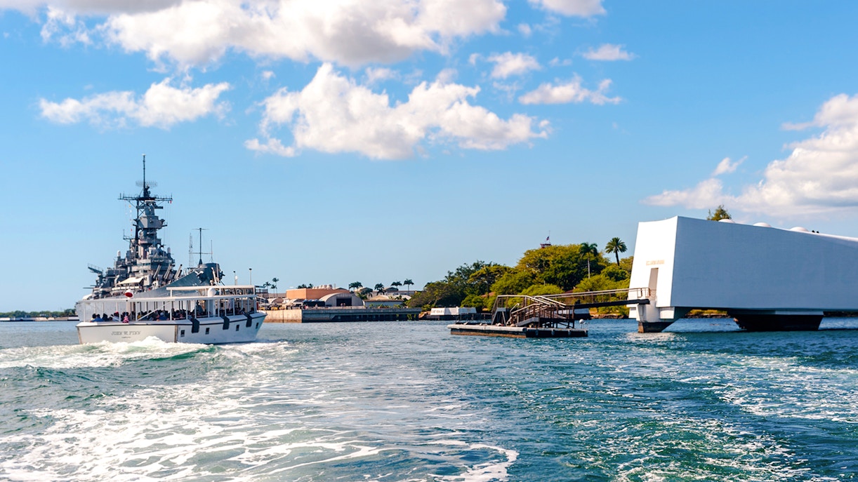 USS Arizona Memorial and USS Missouri at Pearl Harbor, Honolulu, Hawaii.