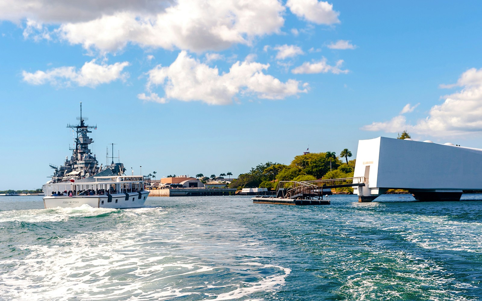 USS Arizona Memorial and USS Missouri at Pearl Harbor, Honolulu, Hawaii.