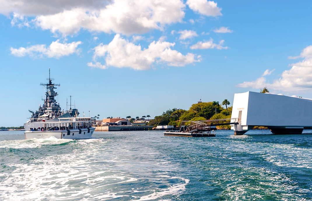 USS Arizona Memorial and USS Missouri at Pearl Harbor, Honolulu, Hawaii.