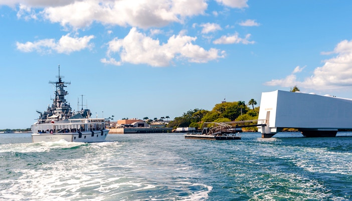 USS Arizona Memorial and USS Missouri at Pearl Harbor, Honolulu, Hawaii.