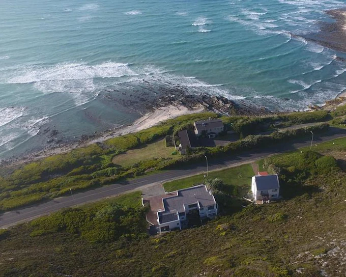 Cape Agulhas Private Day Tour from Cape Town with Parrie the Stingray and Waenhuiskrans Cave