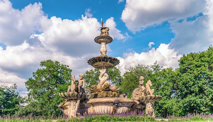 Bronx zoo center entrance